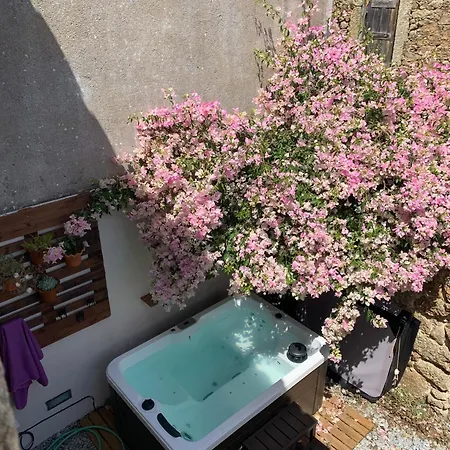 Encanto Casa Com Jacuzzi Open Space